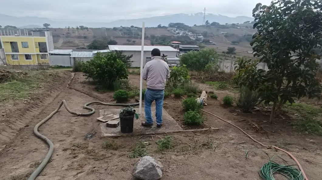 Limpieza de cisternas en terreno.